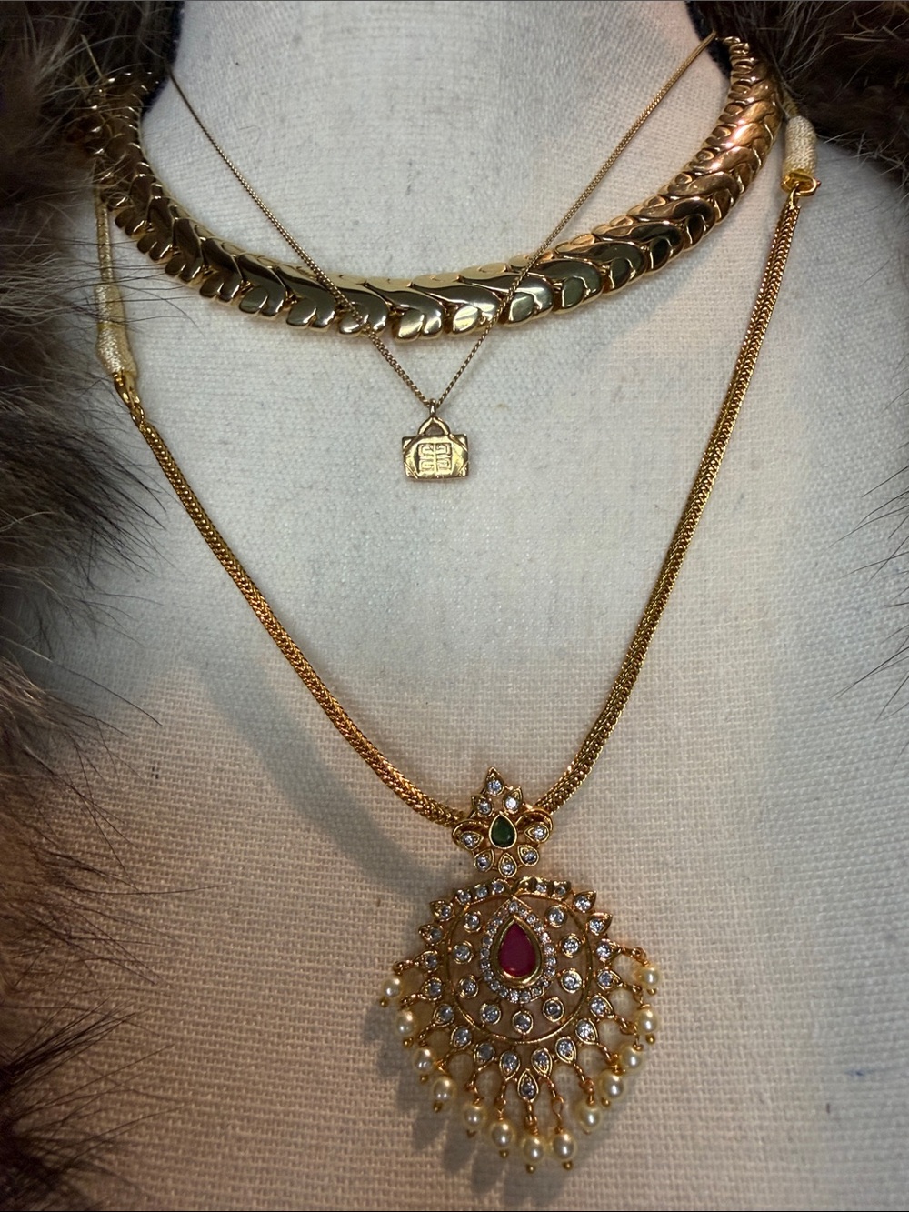 Givenchy purse, pendant necklace Vintage - Picture 9 of 10